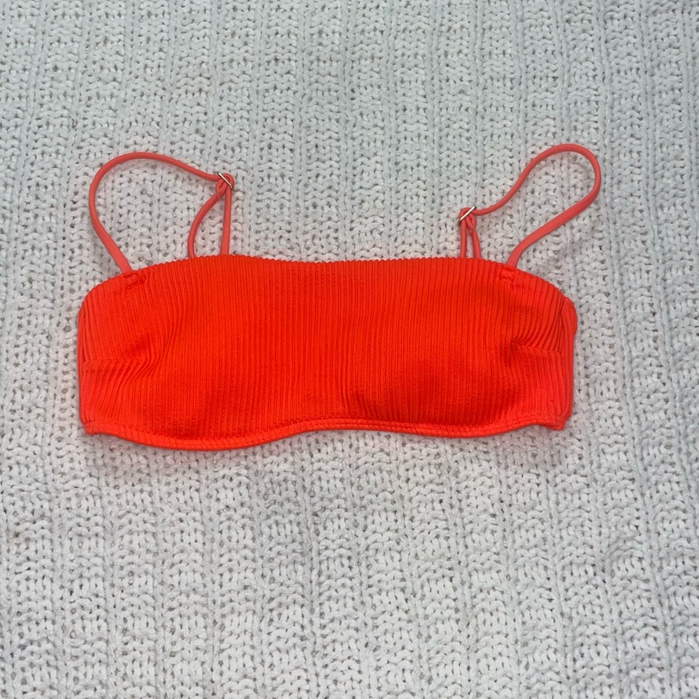 HOLLISTER ‼️‼️Vibrant Red Ribbed swim top